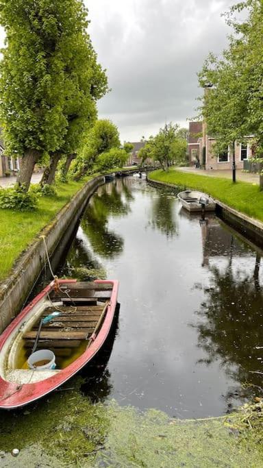 Puur Eastermar - Monumentaal, Authentiek En Luxe Koetshuis Aan Open Vaarwater Met Jacuzzi En Sauna Oostermeer エクステリア 写真