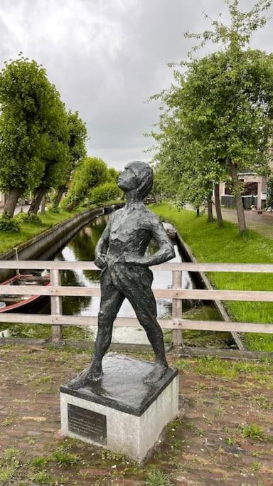 Puur Eastermar - Monumentaal, Authentiek En Luxe Koetshuis Aan Open Vaarwater Met Jacuzzi En Sauna Oostermeer エクステリア 写真