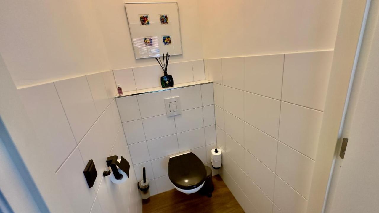 Puur Eastermar - Monumentaal, Authentiek En Luxe Koetshuis Aan Open Vaarwater Met Jacuzzi En Sauna Oostermeer エクステリア 写真