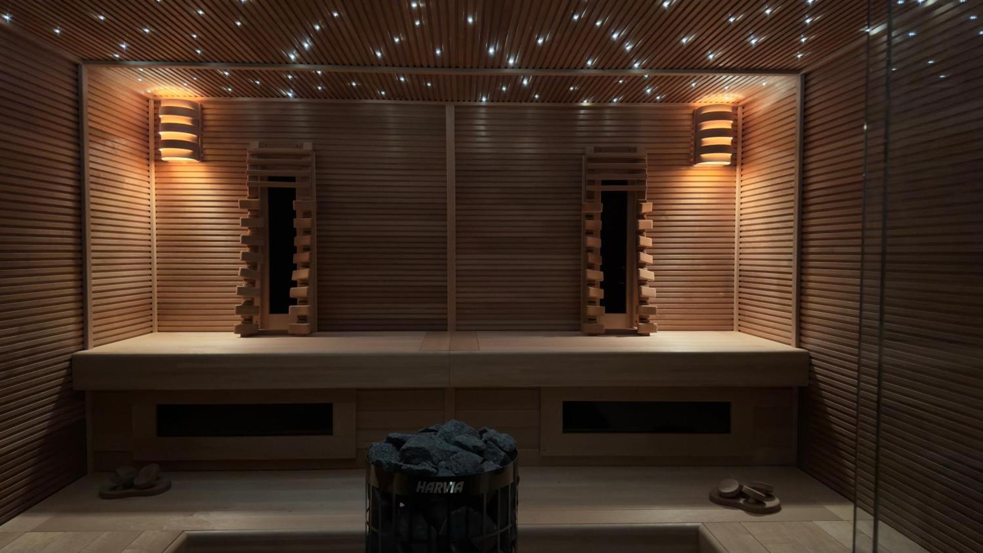 Puur Eastermar - Monumentaal, Authentiek En Luxe Koetshuis Aan Open Vaarwater Met Jacuzzi En Sauna Oostermeer エクステリア 写真